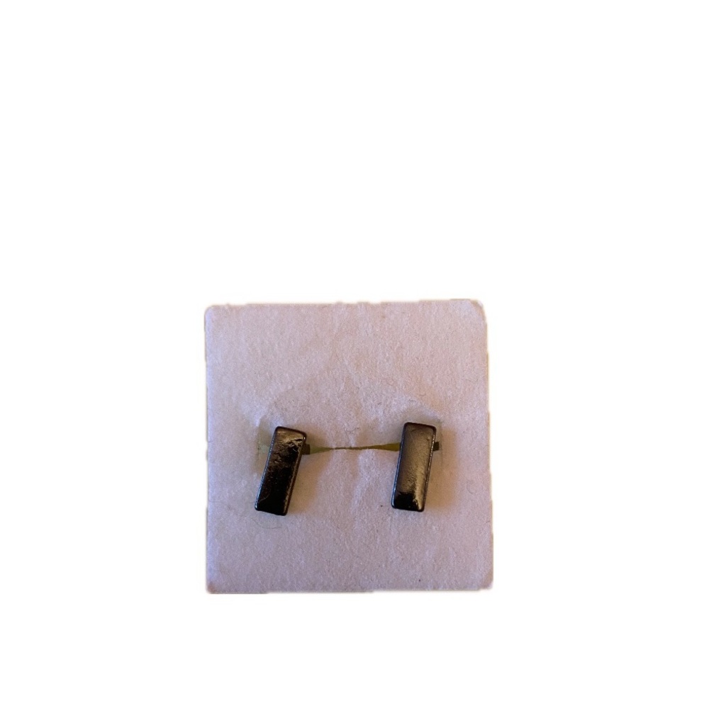 Grey bar stud earrings